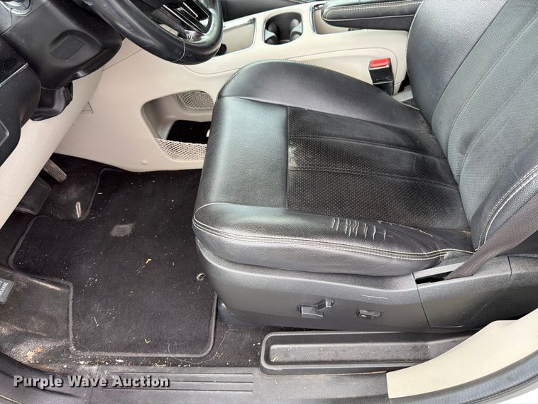 image for item FK3284 2019 Dodge Grand Caravan van