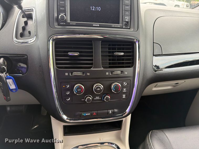 image for item FK3284 2019 Dodge Grand Caravan van