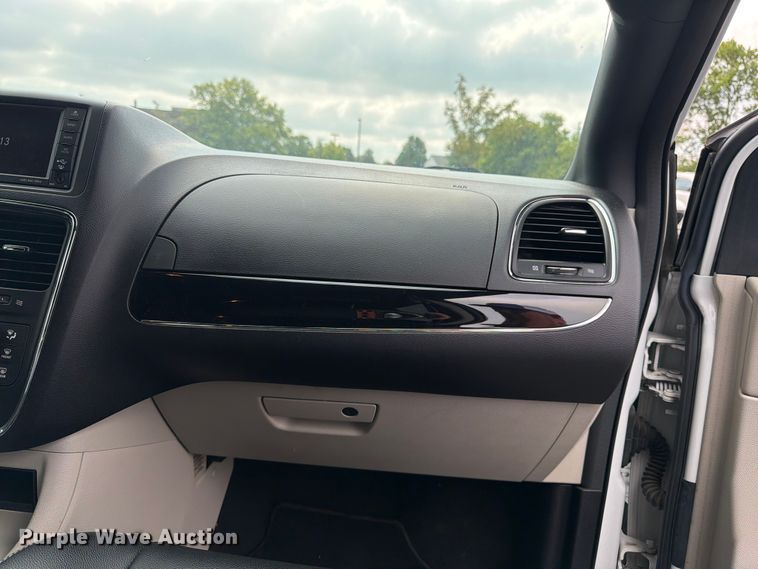image for item FK3284 2019 Dodge Grand Caravan van
