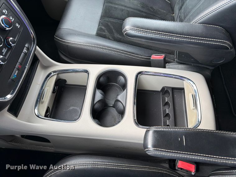image for item FK3284 2019 Dodge Grand Caravan van