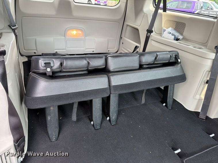 image for item FK3284 2019 Dodge Grand Caravan van