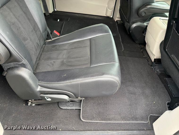 image for item FK3284 2019 Dodge Grand Caravan van