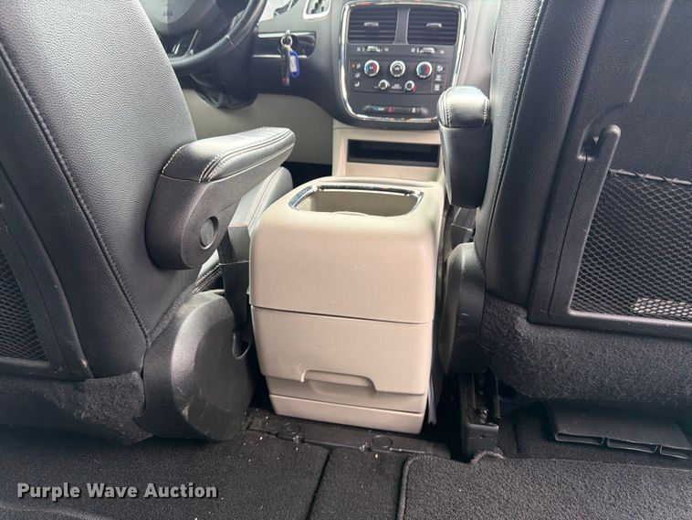 image for item FK3284 2019 Dodge Grand Caravan van