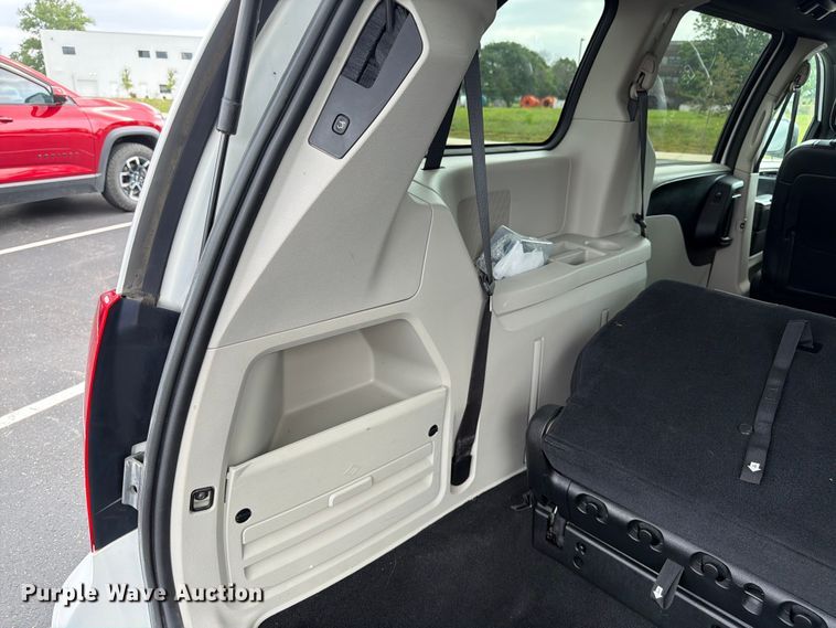 image for item FK3284 2019 Dodge Grand Caravan van