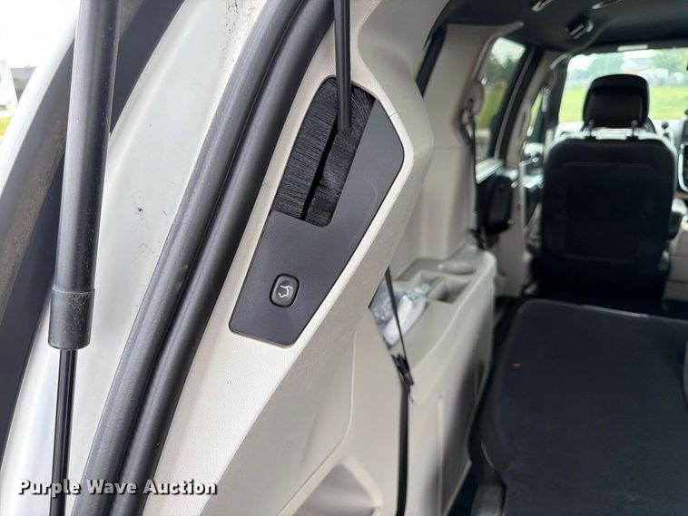 image for item FK3284 2019 Dodge Grand Caravan van