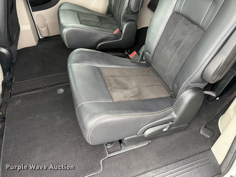 image for item FK3284 2019 Dodge Grand Caravan van