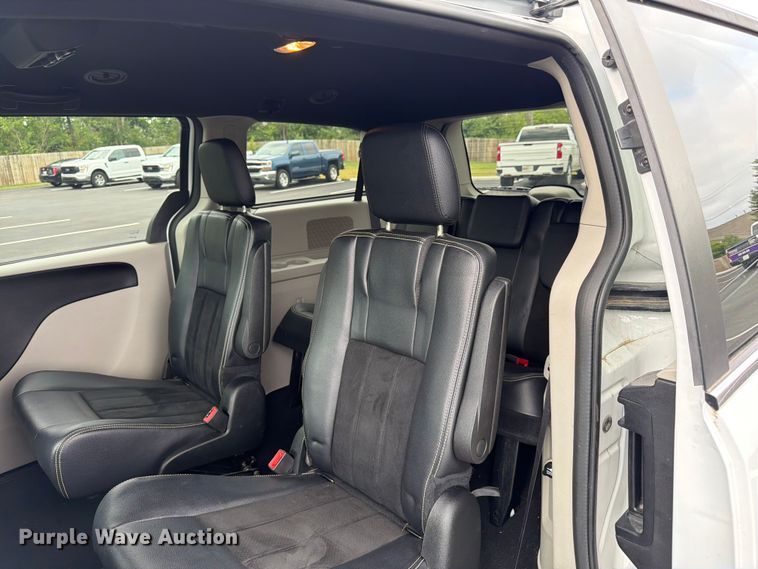 image for item FK3284 2019 Dodge Grand Caravan van