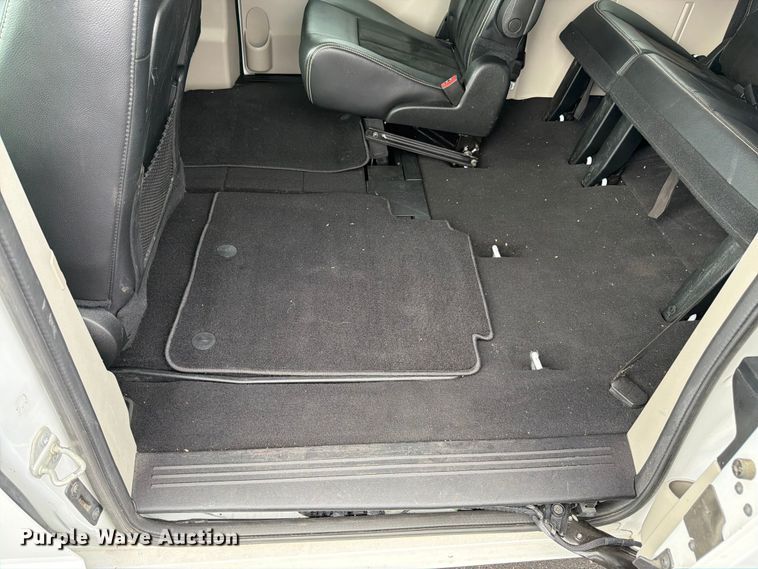 image for item FK3284 2019 Dodge Grand Caravan van