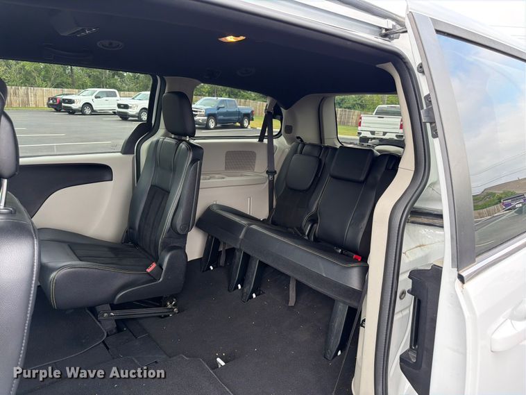 image for item FK3284 2019 Dodge Grand Caravan van