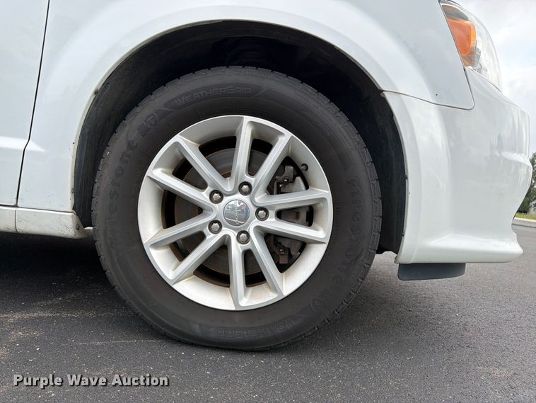 image for item FK3284 2019 Dodge Grand Caravan van