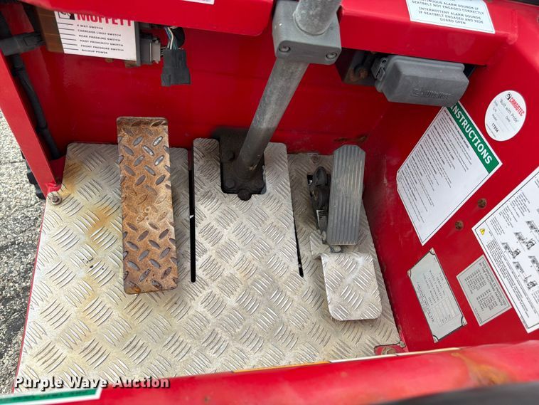 image for item FK3303 2017 Moffett M8 55.4 forklift