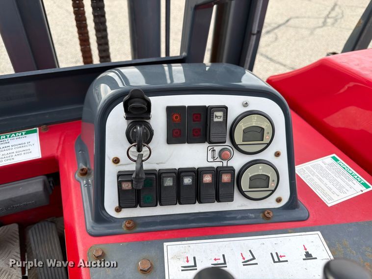 image for item FK3303 2017 Moffett M8 55.4 forklift
