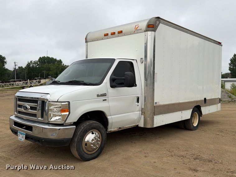 2009 Ford E350 box truck