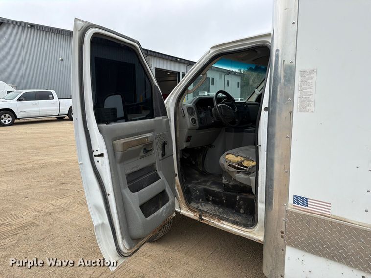 image for item FK3570 2009 Ford E350 box truck