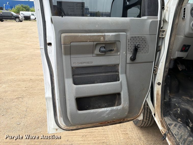 image for item FK3570 2009 Ford E350 box truck