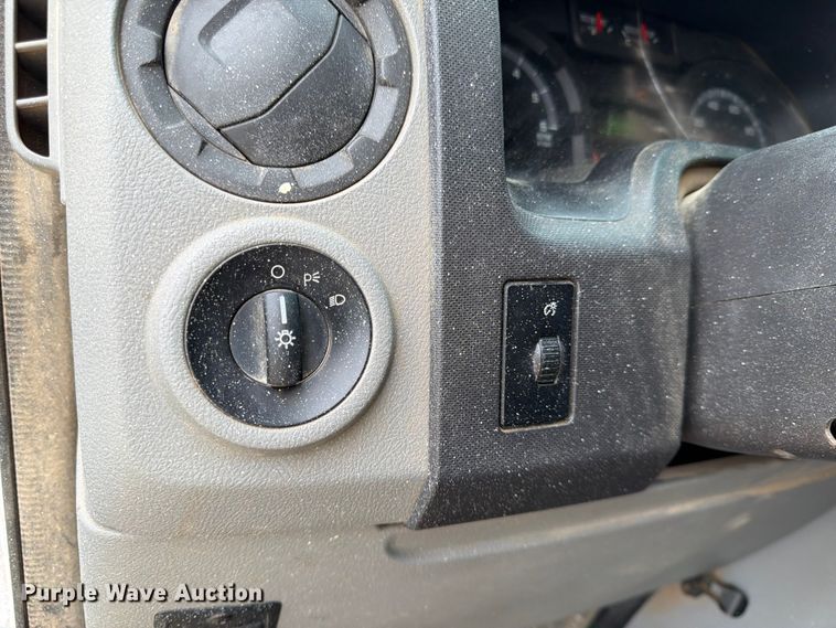 image for item FK3570 2009 Ford E350 box truck