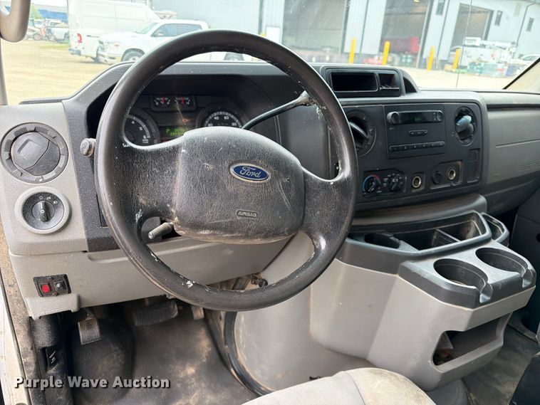 image for item FK3570 2009 Ford E350 box truck