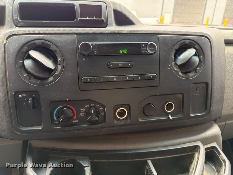 image for item FK3570 2009 Ford E350 box truck