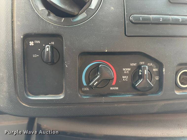 image for item FK3570 2009 Ford E350 box truck