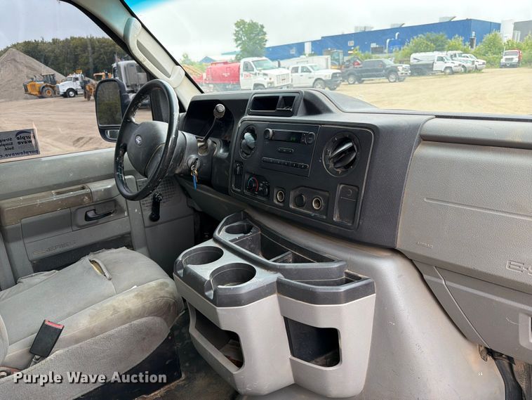image for item FK3570 2009 Ford E350 box truck
