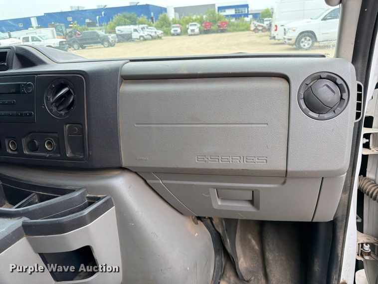 image for item FK3570 2009 Ford E350 box truck