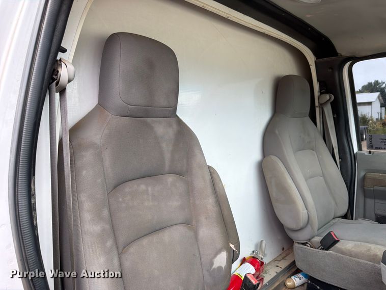 image for item FK3570 2009 Ford E350 box truck