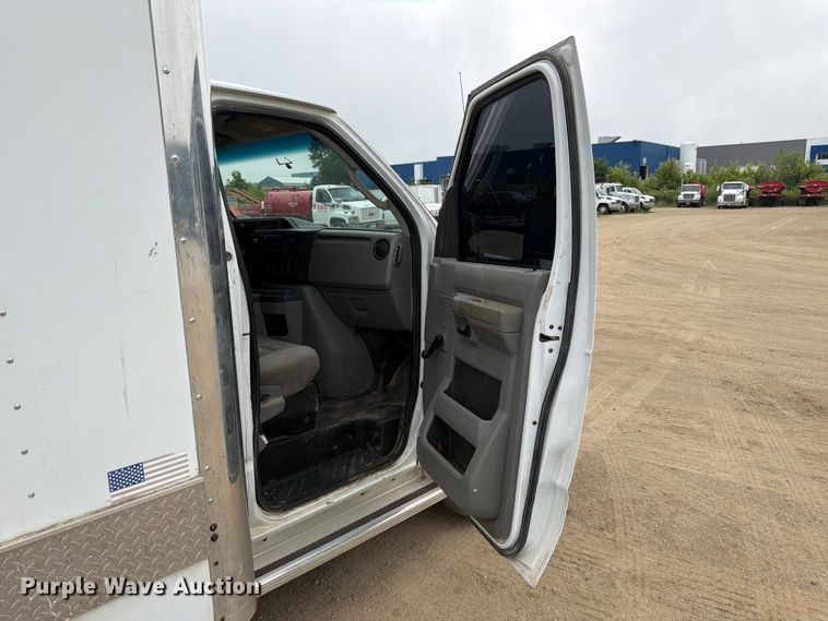image for item FK3570 2009 Ford E350 box truck