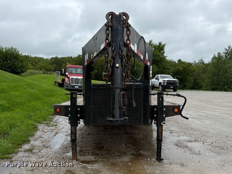 image for item FK3587 2004 Redi-Haul R25215GF equipment trailer