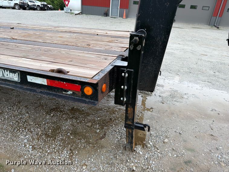 image for item FK3587 2004 Redi-Haul R25215GF equipment trailer