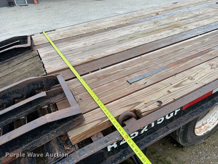 image for item FK3587 2004 Redi-Haul R25215GF equipment trailer