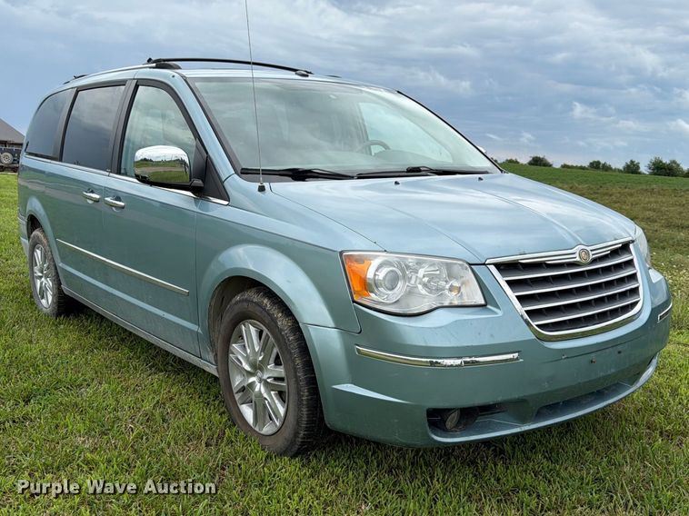 image for item FK3589 2008 Chrysler Town And Country van
