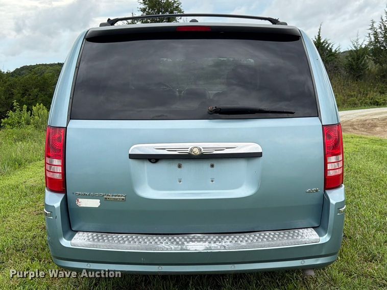 image for item FK3589 2008 Chrysler Town And Country van