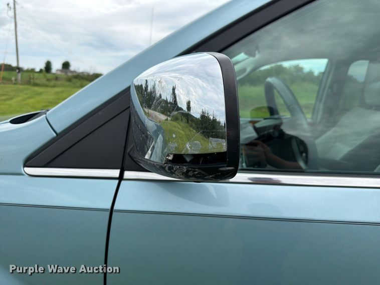image for item FK3589 2008 Chrysler Town And Country van