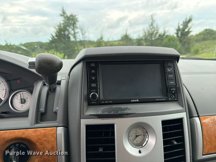 image for item FK3589 2008 Chrysler Town And Country van