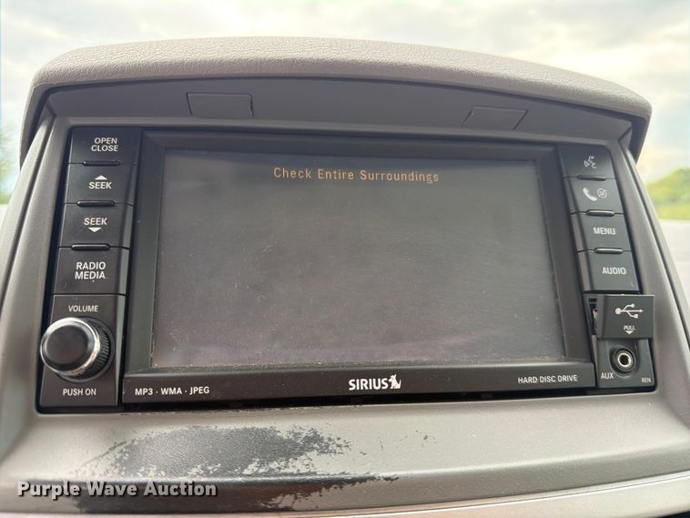 image for item FK3589 2008 Chrysler Town And Country van