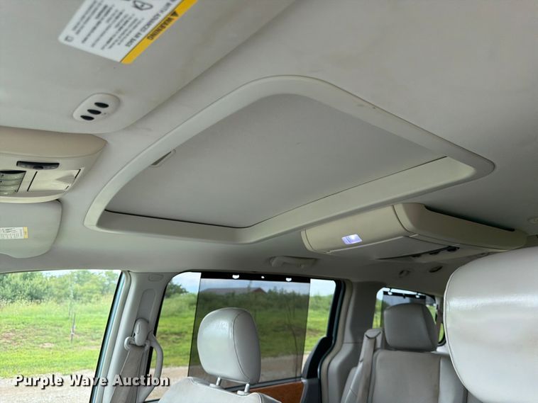image for item FK3589 2008 Chrysler Town And Country van