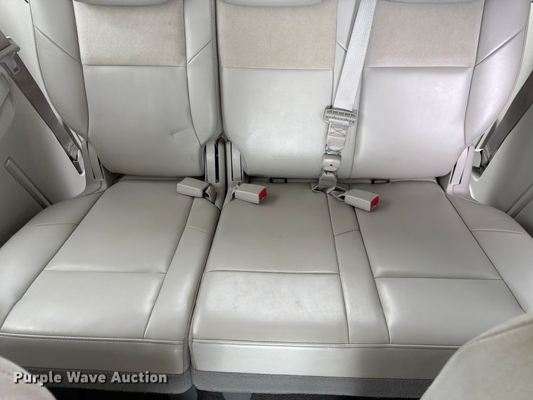 image for item FK3589 2008 Chrysler Town And Country van
