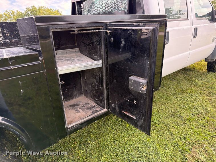 image for item FK3590 2013 Ford F550 Super Duty Crew Cab flatbed truck