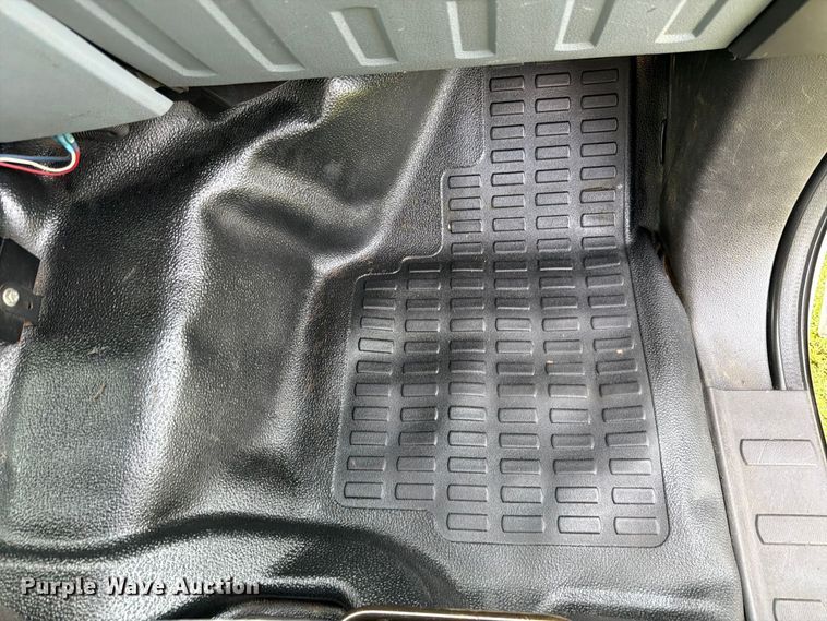 image for item FK3590 2013 Ford F550 Super Duty Crew Cab flatbed truck