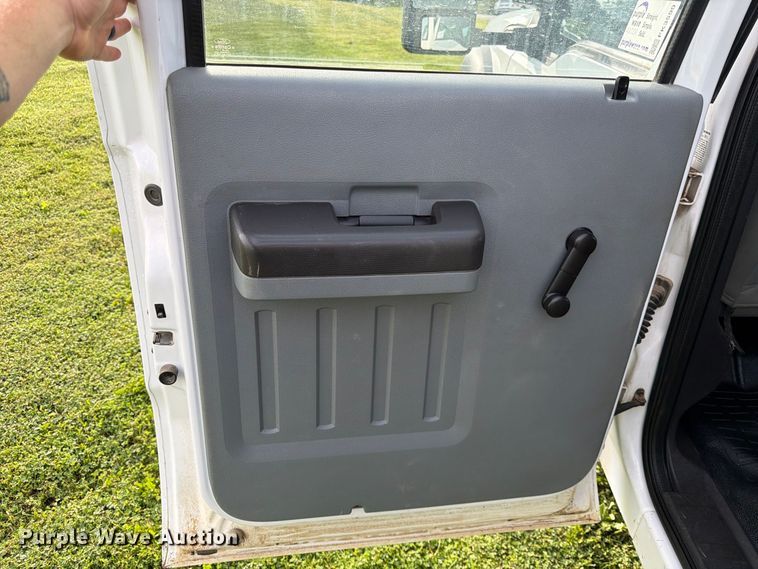 image for item FK3590 2013 Ford F550 Super Duty Crew Cab flatbed truck