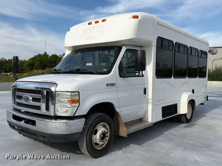 2013 Ford E350 shuttle bus