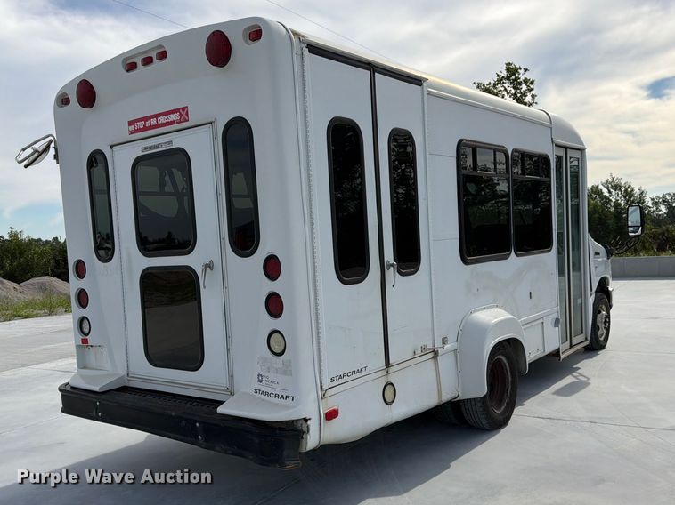 image for item FK3591 2013 Ford E350 shuttle bus