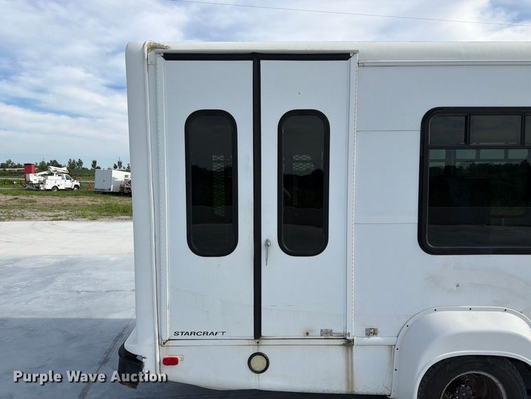 image for item FK3591 2013 Ford E350 shuttle bus