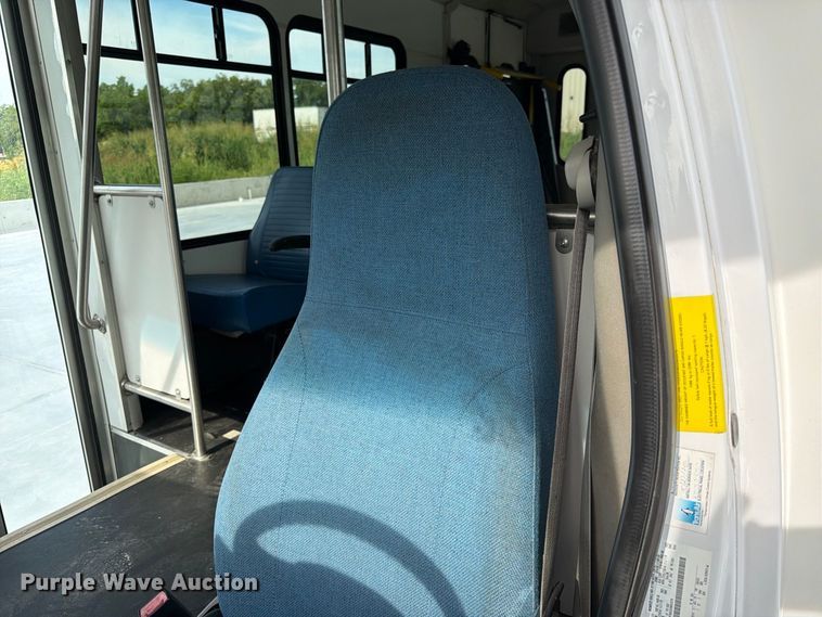 image for item FK3591 2013 Ford E350 shuttle bus