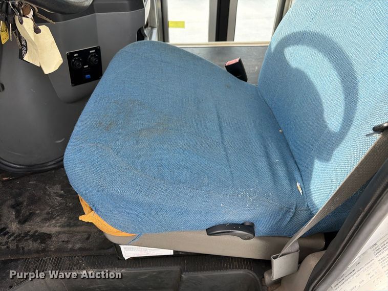 image for item FK3591 2013 Ford E350 shuttle bus