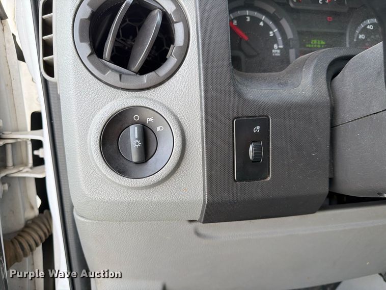 image for item FK3591 2013 Ford E350 shuttle bus