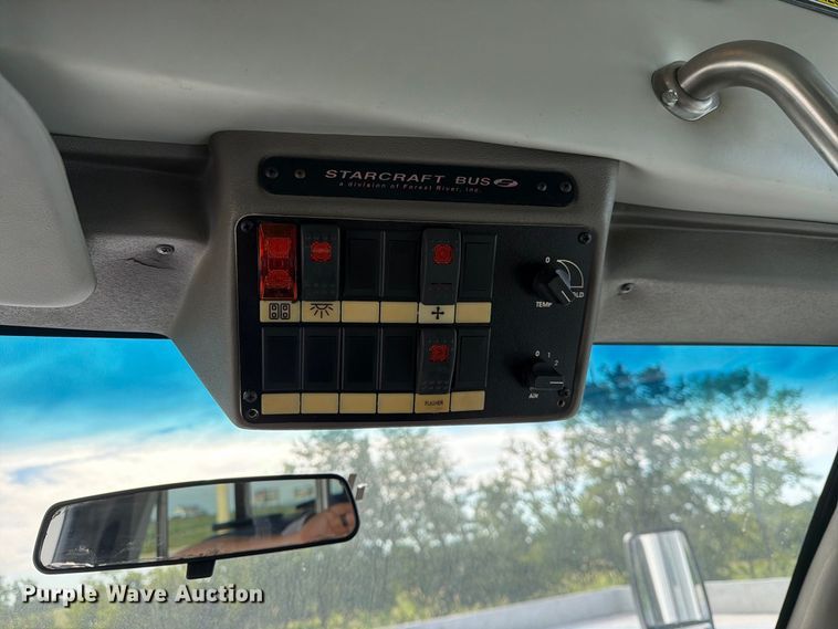 image for item FK3591 2013 Ford E350 shuttle bus