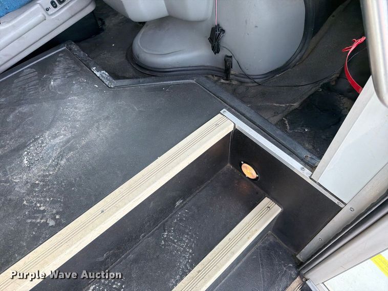 image for item FK3591 2013 Ford E350 shuttle bus