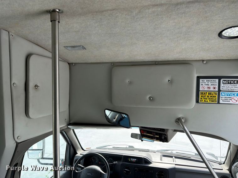 image for item FK3591 2013 Ford E350 shuttle bus