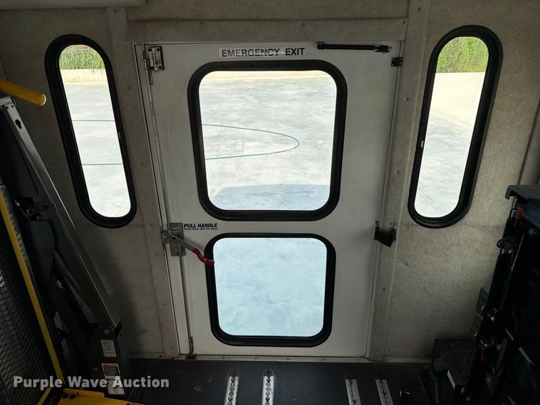 image for item FK3591 2013 Ford E350 shuttle bus